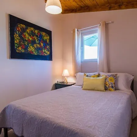 Little Artemis Cozy Holiday home *